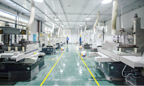 陶瓷線切割車(chē)間